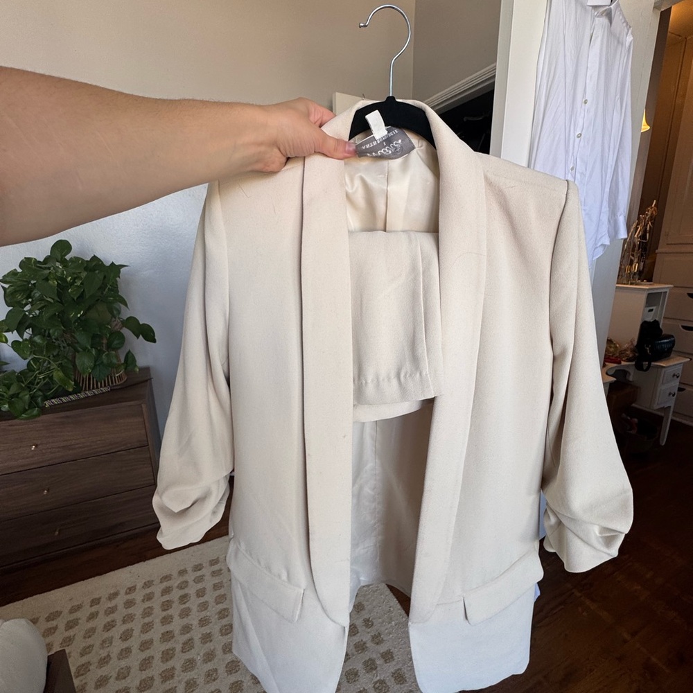 Elegant Cream Blazer with Rolled Sleeves